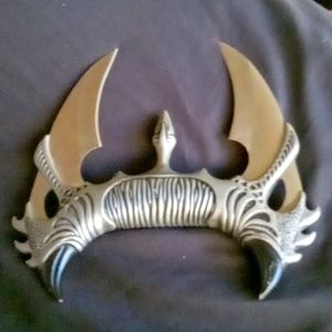 Vintage Medival heavy stainless steel hand dagger knife.sharp/new.